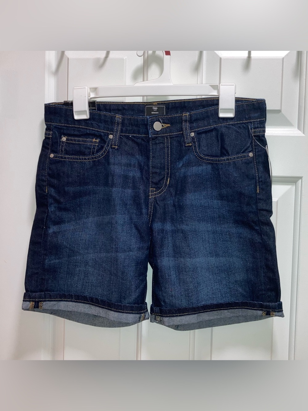 Gap Women’s Bermuda Blue Jean Shorts Size 4/27 
New with Tags